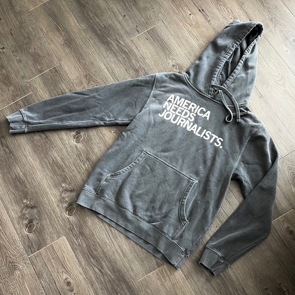America Needs Journalists RAYGUN Grey Hoodie - Picture 1 of 3
